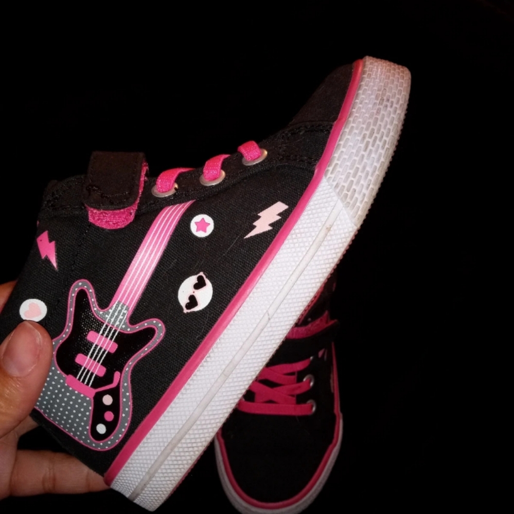 🩷Little Girl Sneakers 9c🖤